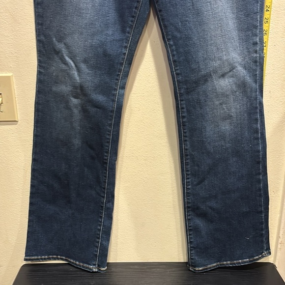 Levi's Women's Blue Jeans - Picture 2 of 6